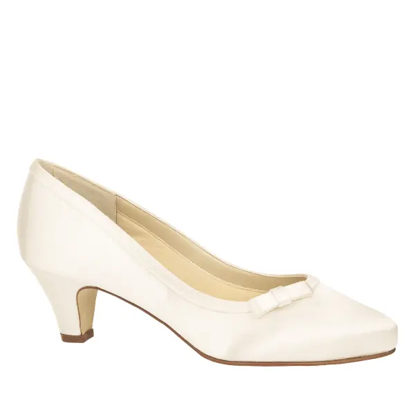 Bequeme Brautschuhe Josephine von Rainbow Club in Ivory aus Satin