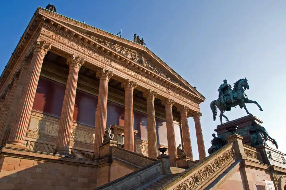 Alte Nationalgalerie in der Straße Unter den Linden Berlin