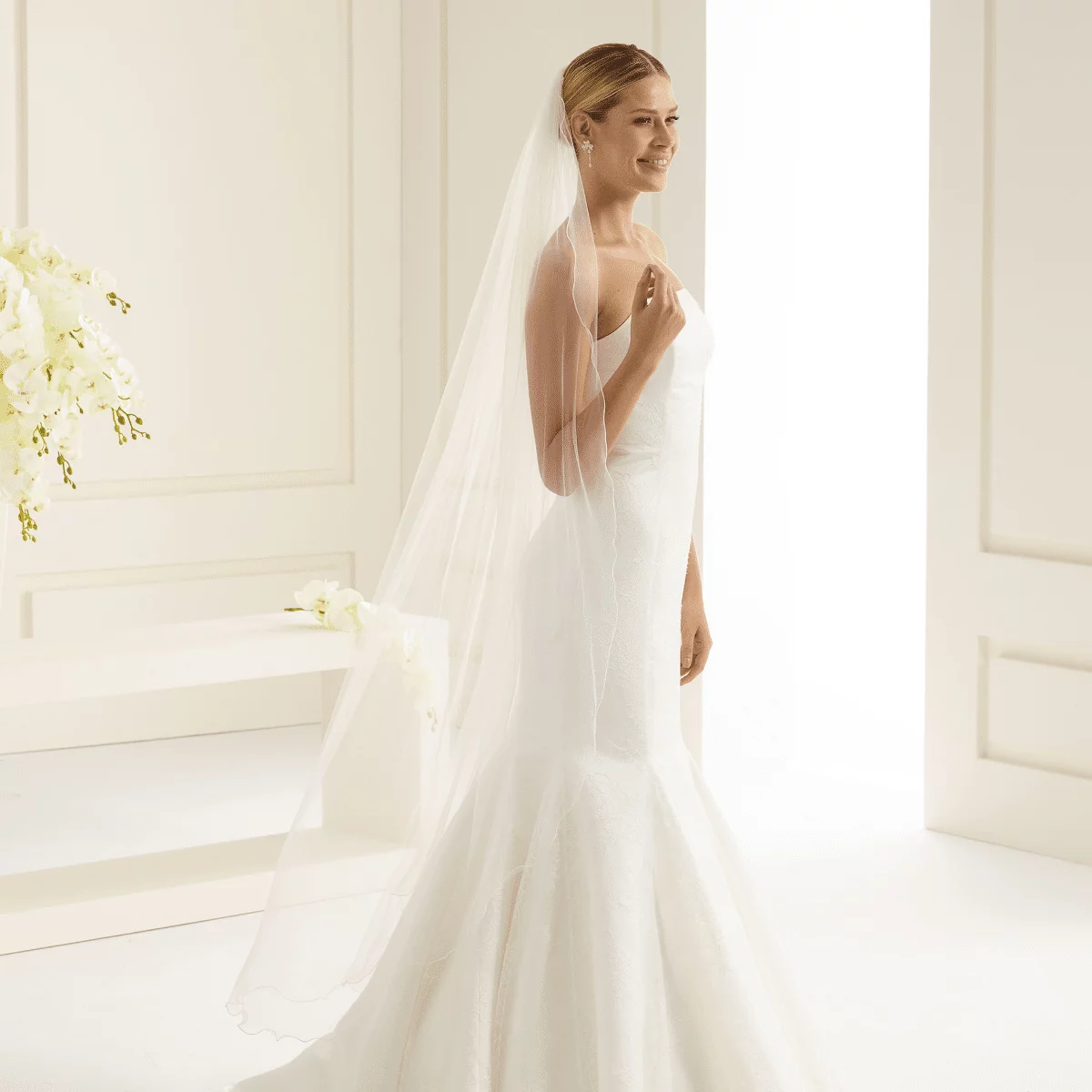 Schleier mit Spitzenkante Avalia S121