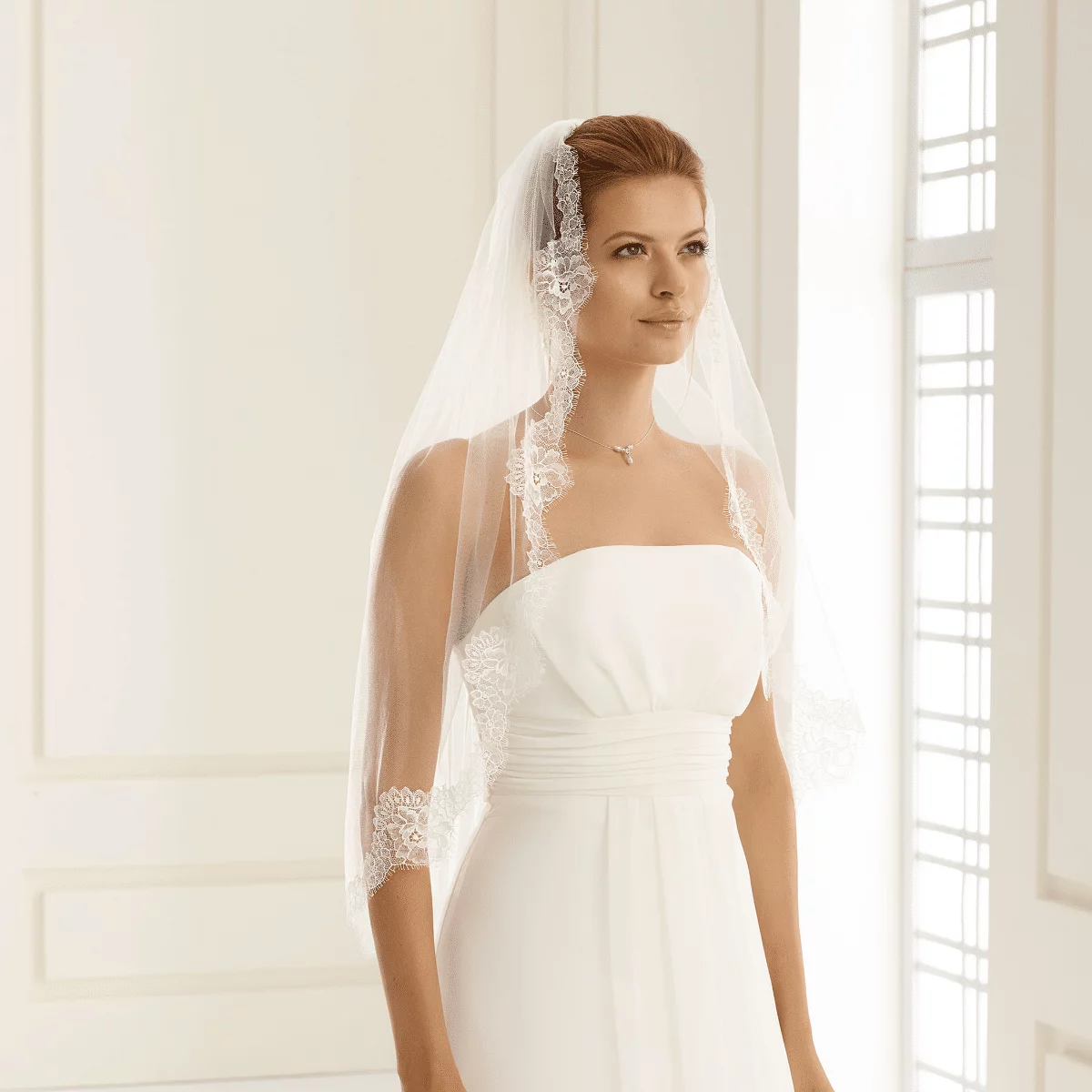Schleier mit Spitzenkante Avalia S160
