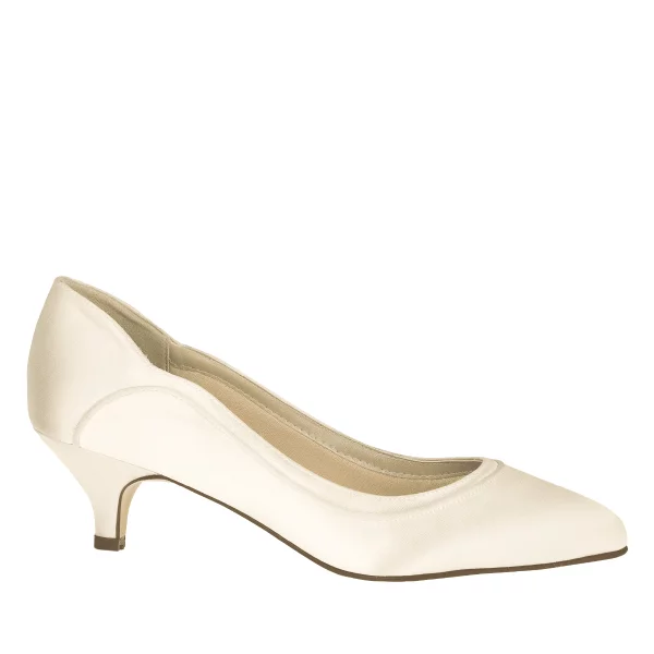 Bequeme Brautschuhe Hollie von Rainbow Club in Ivory aus Satin