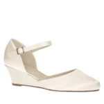 Brautschuhe Mallory von Rainbow Club in Ivory aus Satin mit Keilabsatz