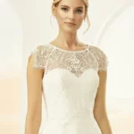 Bolero aus Spitze Avalia E323